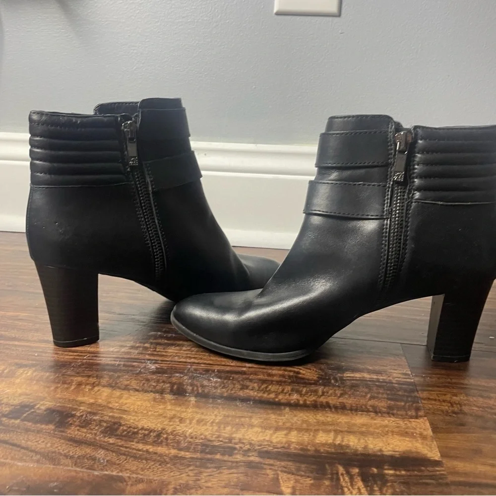 Anne Klein iflex Double Buckle Bootie Side Zip Size 7.5 “Towny” Vegan